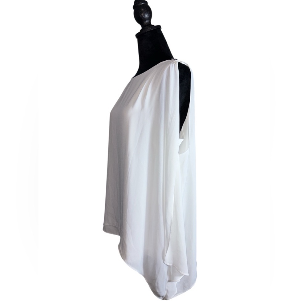 NWT White House Black Market  Elegant White Sleeveless Blouse Size Large